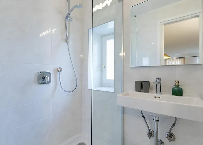 Stylish By Irundo Daire *