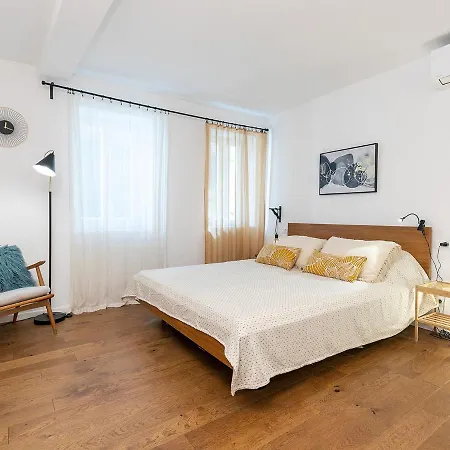 Stylish By Irundo Apartman *